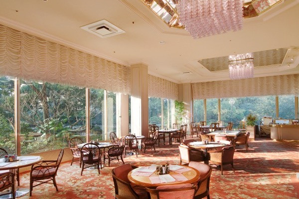 餐廳吊燈和餐廳吸頂燈哪一個(gè)好 應(yīng)該如何選擇