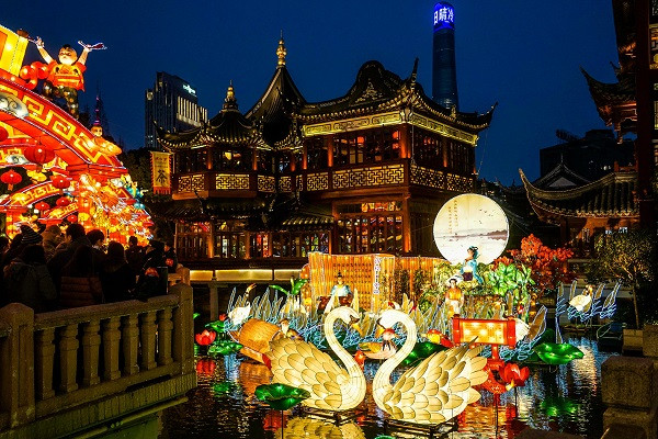 中式布藝吊燈的布藝在清潔時(shí)麻煩嗎