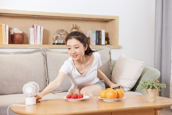 迷你風(fēng)扇燈在充電時(shí)紅燈一閃一閃怎么回事