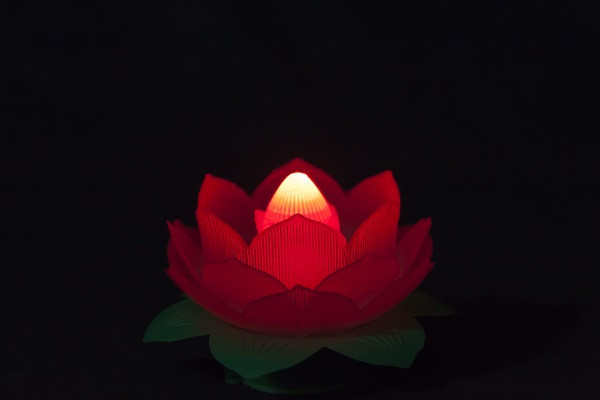 八角蓮花燈舞臺(tái)燈的這些作用你知曉多少